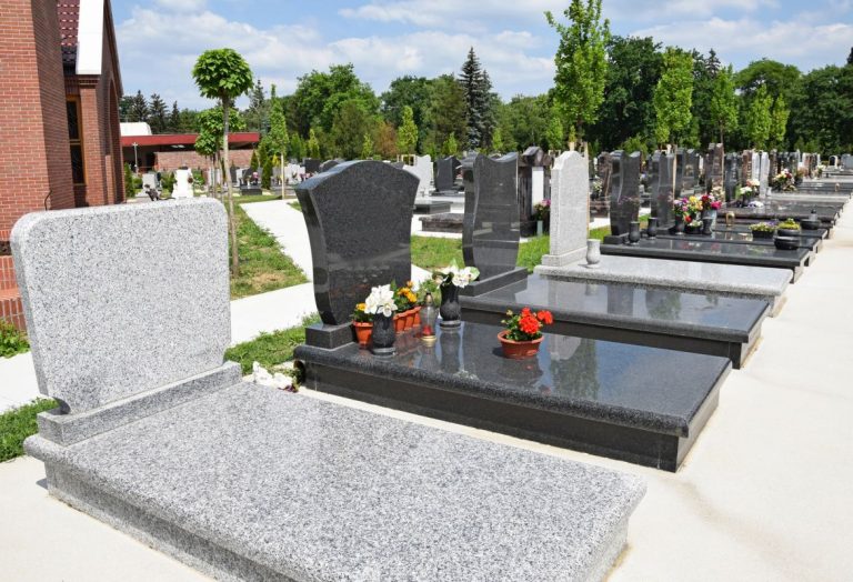 wybór nagrobka kamiennego z Białegostoku