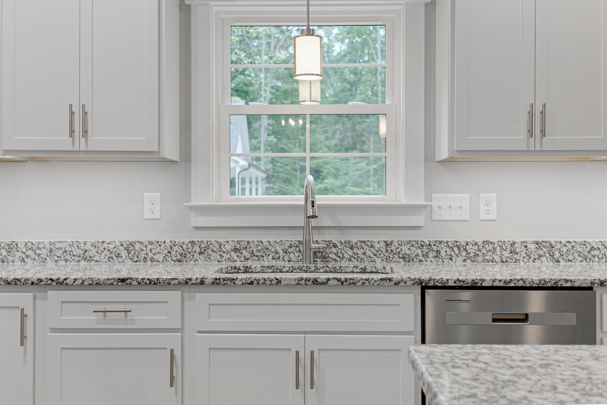 Jakie blaty kuchenne są łatwe w czyszczeniu?